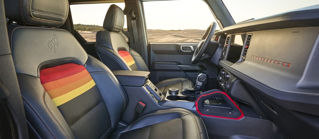 The interior of a 2025 Ford Bronco® SUV with the Free Wheeling® appearance package installed