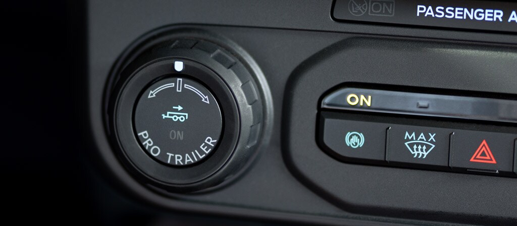 A close-up of the Pro Trailer Backup Assist™ knob on a 2025 Ford Maverick® pickup