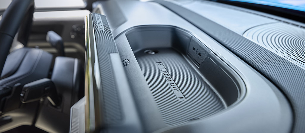 2026 Ford Bronco Sport® SUV interior showing the device tray on the dashboard