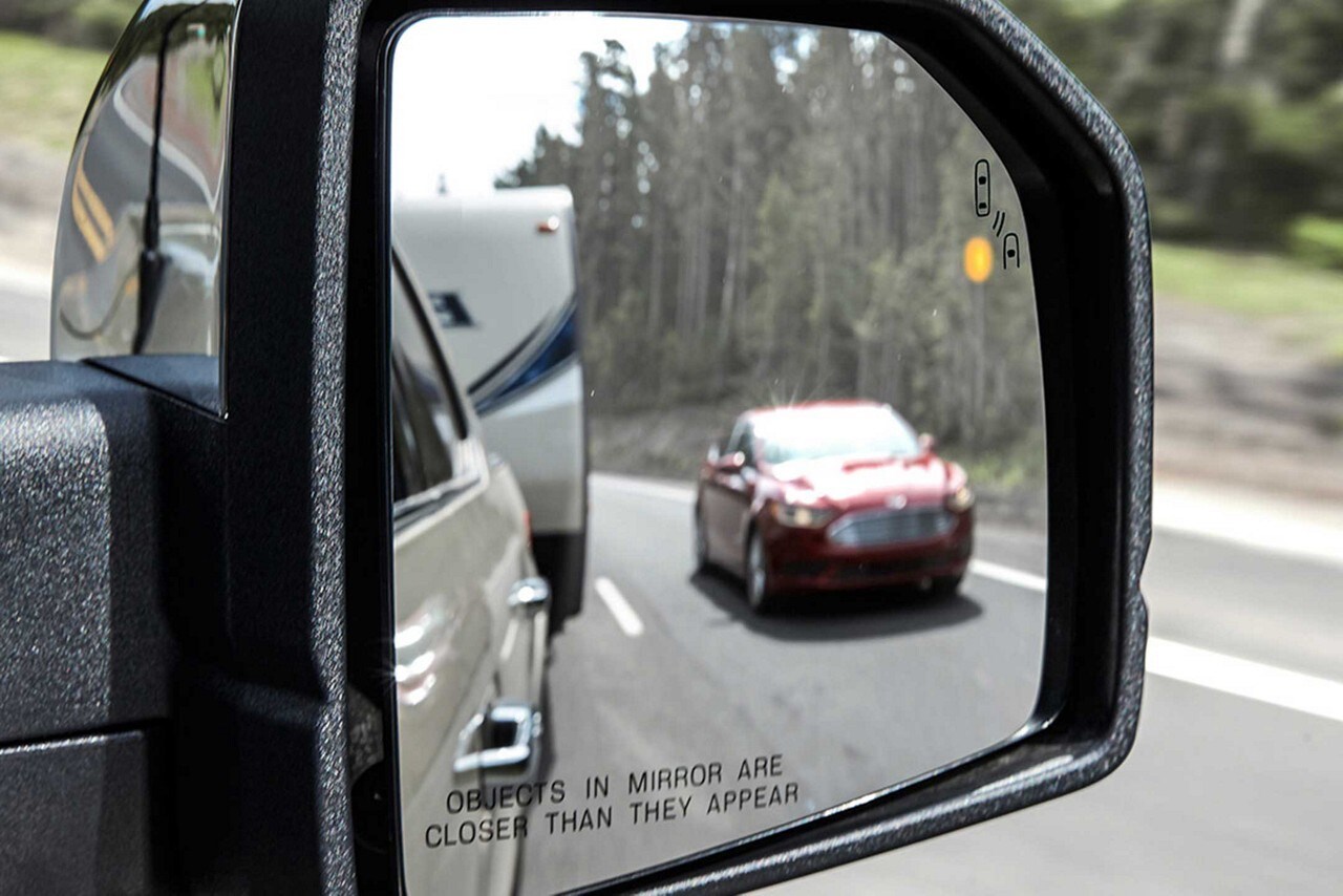 BLIS icon visible in side mirror