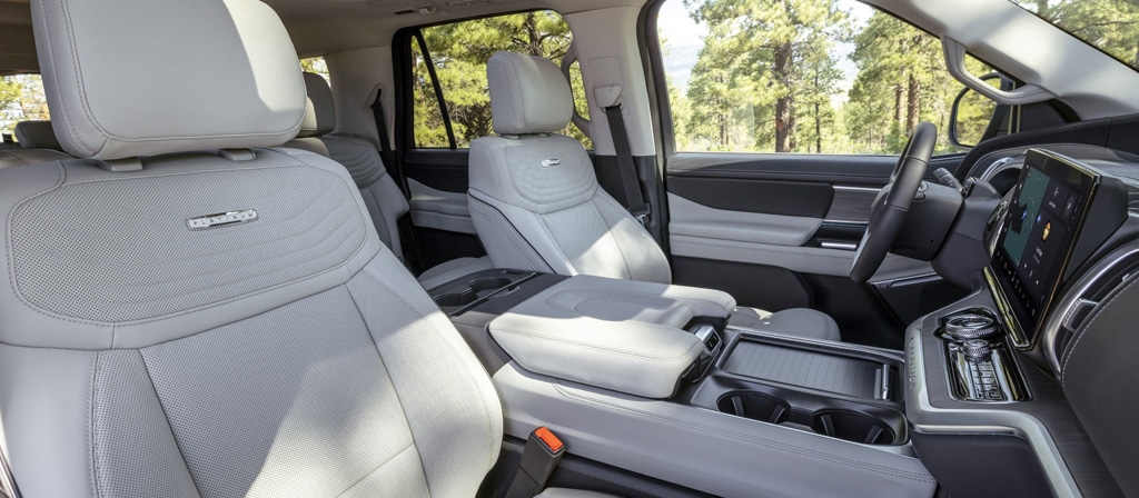 2025 Ford Expedition® Platinum® SUV front seating area