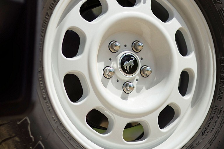 Close-up of a 17" wheel in Oxford White