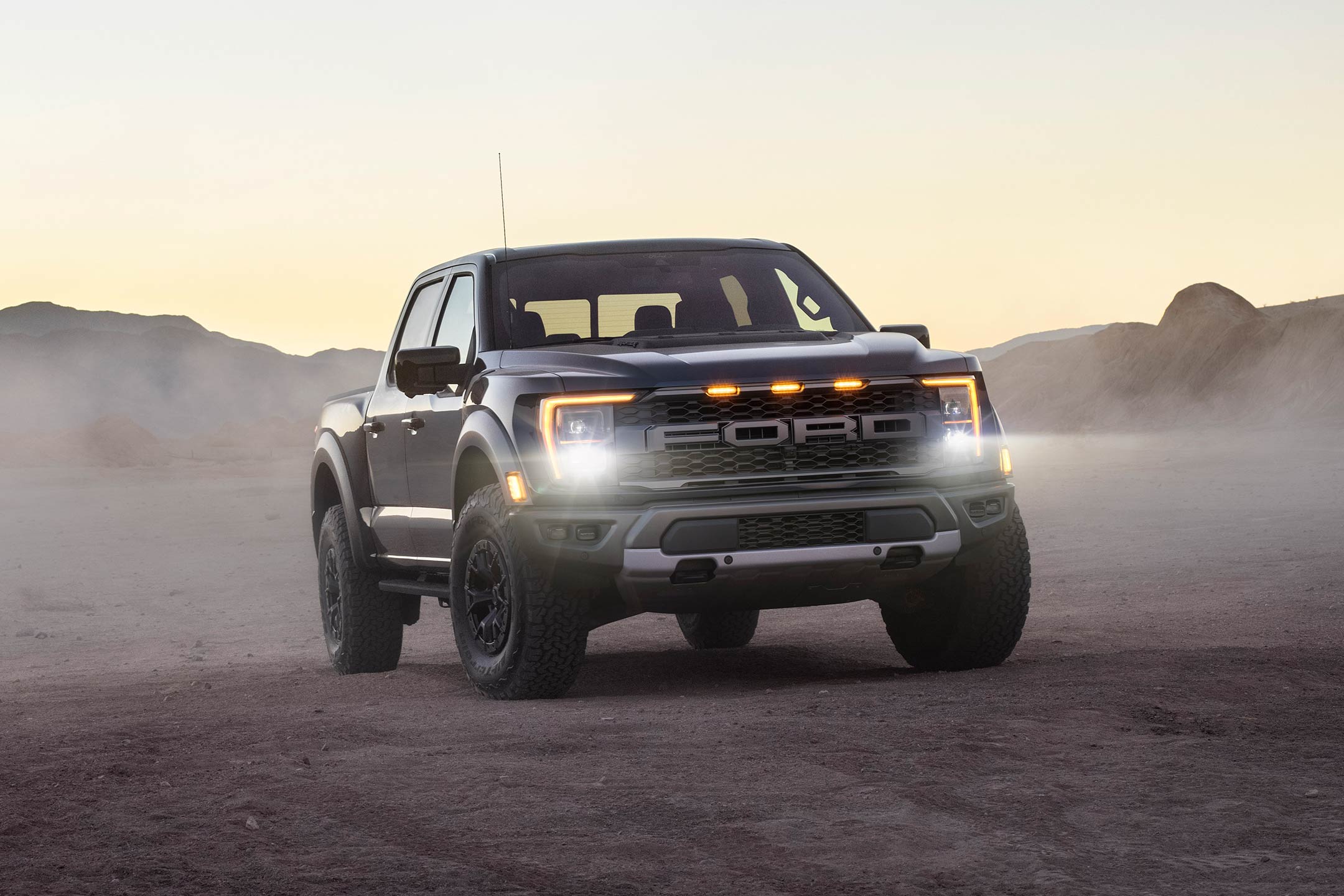 Ford f 150 raptor extreme store