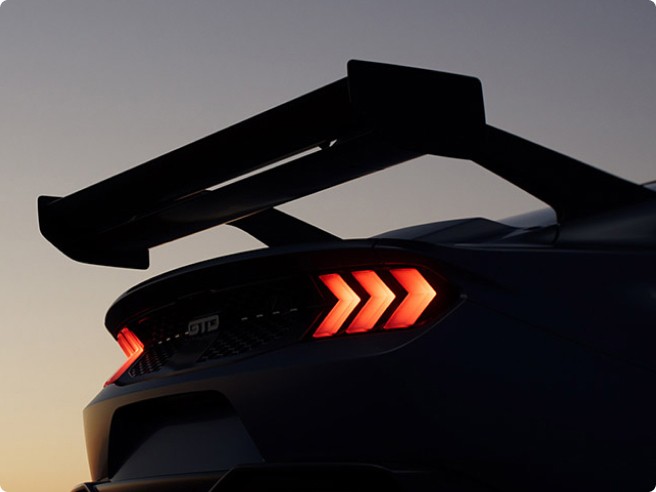 The aerodynamic rear wing of a Mustang® GTD