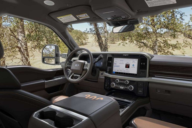 2025 Ford Super Duty® F-250® King Ranch® with Kingsville Antique Affect Leather seats and centre console