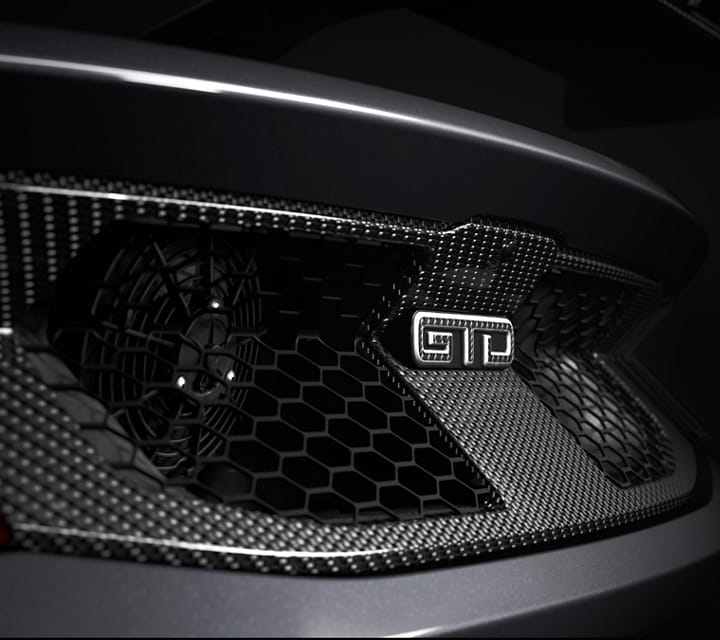 The vented rear decklid of a Mustang® GTD