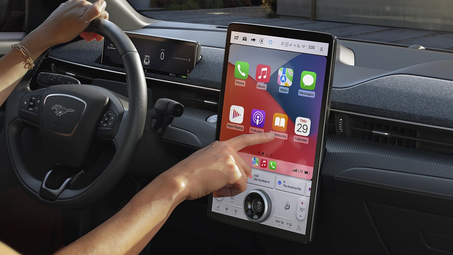 15.5" touchscreen in the 2025 Ford Mustang Mach-E®