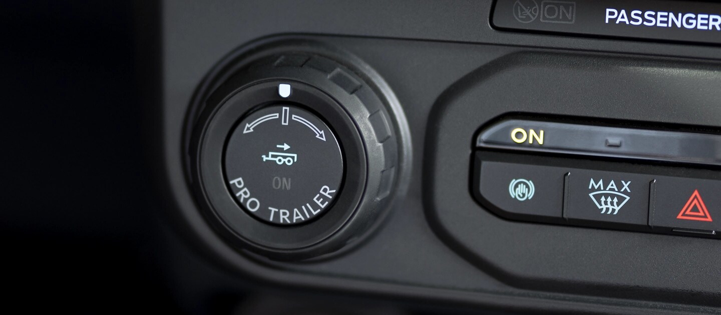 A close-up of the Pro Trailer Backup Assist™ knob on a 2025 Ford Maverick® pickup