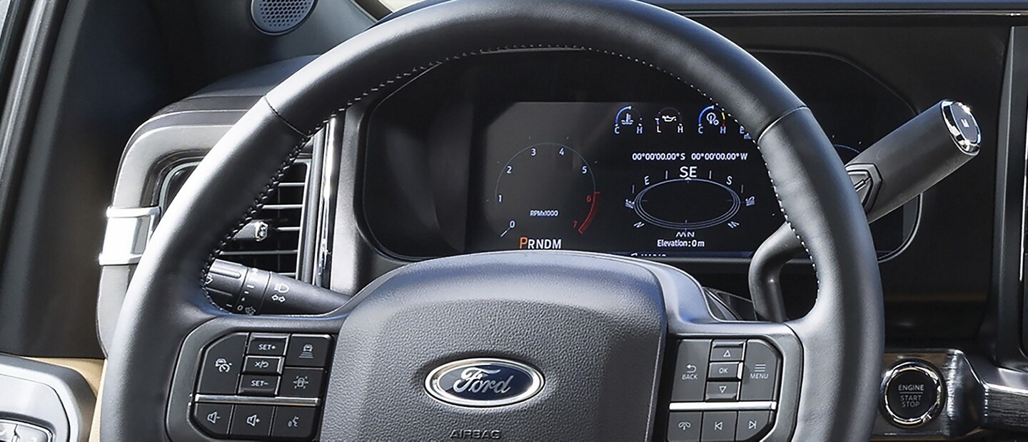 2023 Ford Super Duty® Chassis Cab 12" LCD productivity screen