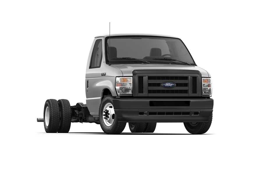 Ford econoline e450 super duty 2025 cutaway van