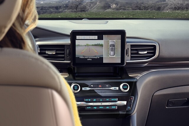 2023 Ford Explorer® SUV 360-Degree Camera with Split-View Display