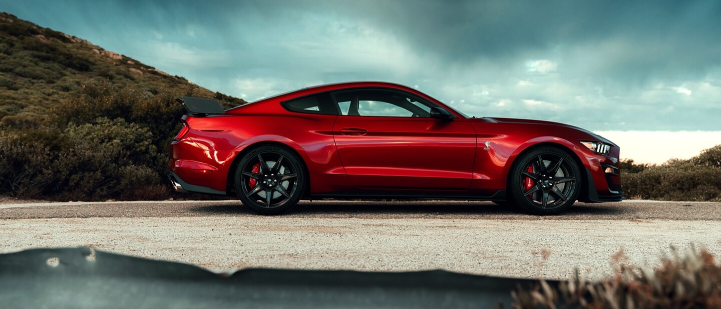 1600x1200 Ford Mustang Gt V8 Sports Car 5K Backgrounds
 High Resolution for Laptop and Mobile